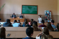 Книга запитує про майбутнє