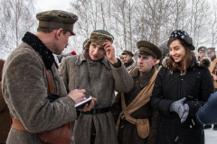 кадри з фільму "Крути. 1918"