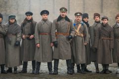 кадри з фільму "Крути. 1918"