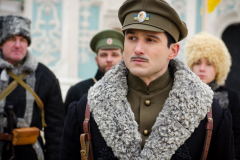 кадри з фільму "Крути. 1918"