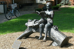 Пам'ятник у м. Крайстчерч, Нова Зеландія