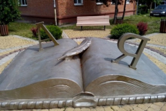 Пам'ятник книзі