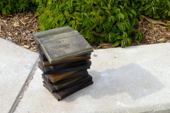 Пам'ятник книзі у штаті Юта. США